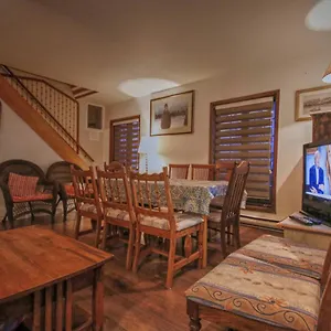 Vieille Maison Rustique Espace Interessant , Quebec City Canada